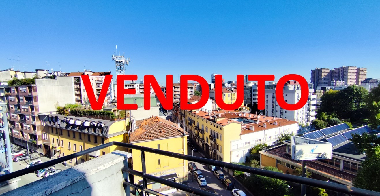 Vendesi Bilocale piano alto con balconi Zona Brenta